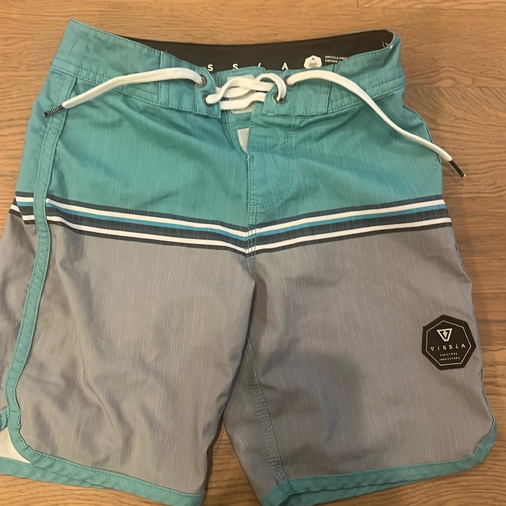 Vissla swim trunks size 22